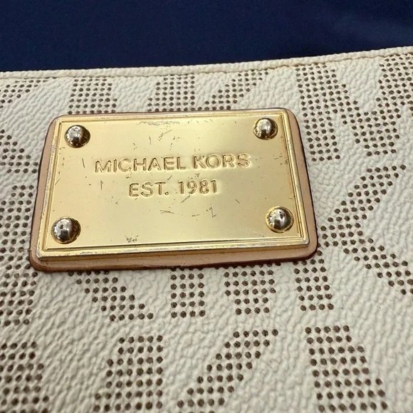 MK Mini Wristlet or Wallet w/strap - Picture 4 of 7